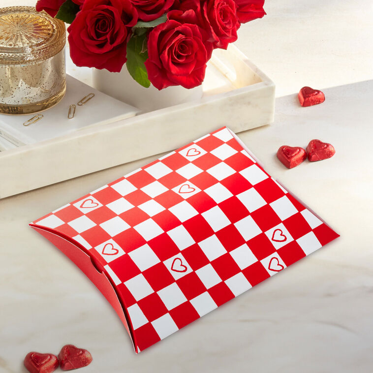 Red and White Check Extra-Large Valentine&